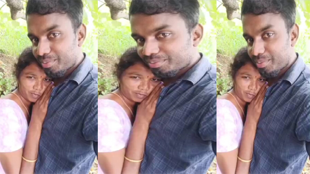 Tamil Aunty Outdoor 3some – Having Fun Sex