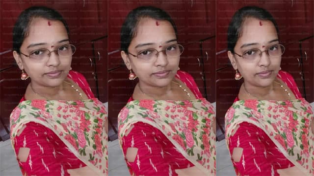 Bhabhi Seduced By Neighbor Boy Bathroom MMS