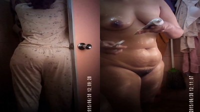Sexy Housewife Takes A Quick Shower Naked Viral Sex HD